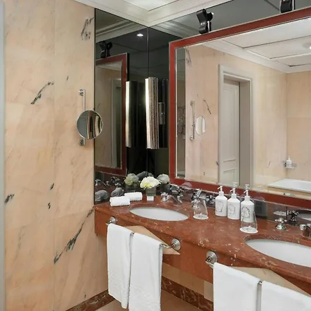 The Excelsior, A Luxury Collection Hotel, Otel