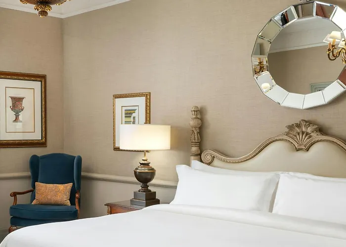 The Excelsior, A Luxury Collection Hotel, Hotel